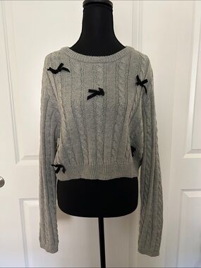 NWT Love Tree Gray Cable Knit Cropped Top Sweater with Black Bow Trim